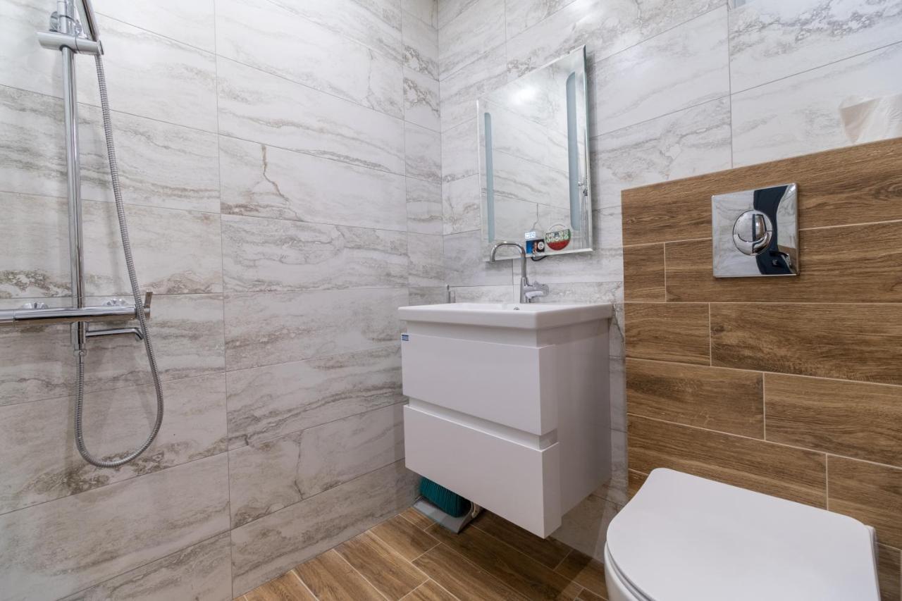 Chic 1Br Apartment With Balcony In 플로브디프 외부 사진