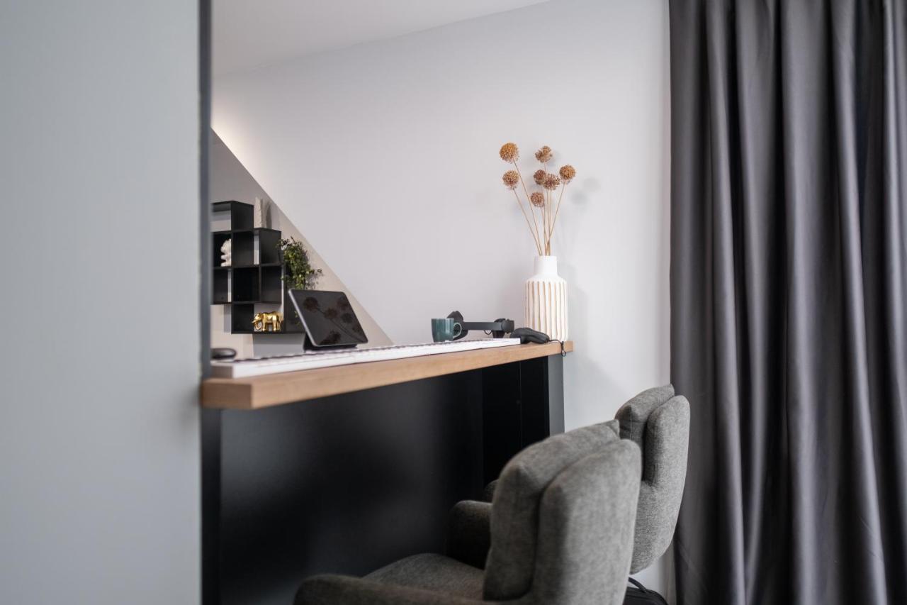 Chic 1Br Apartment With Balcony In 플로브디프 외부 사진