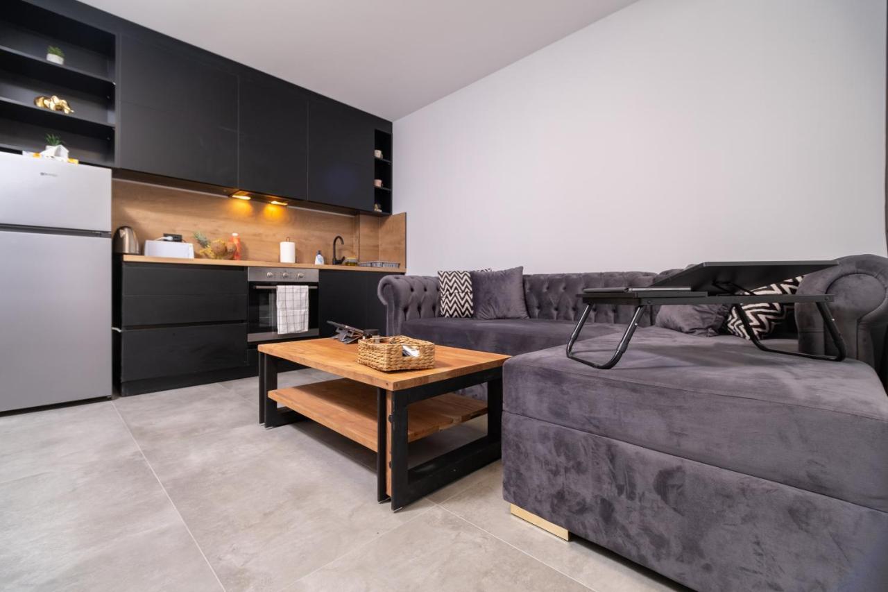 Chic 1Br Apartment With Balcony In 플로브디프 외부 사진