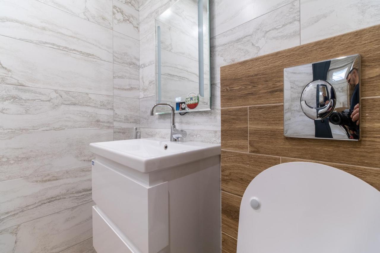 Chic 1Br Apartment With Balcony In 플로브디프 외부 사진